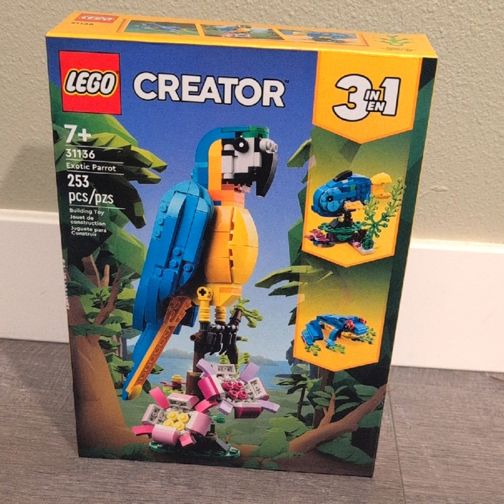 LEGO Creator Exotic Parrot Building Set